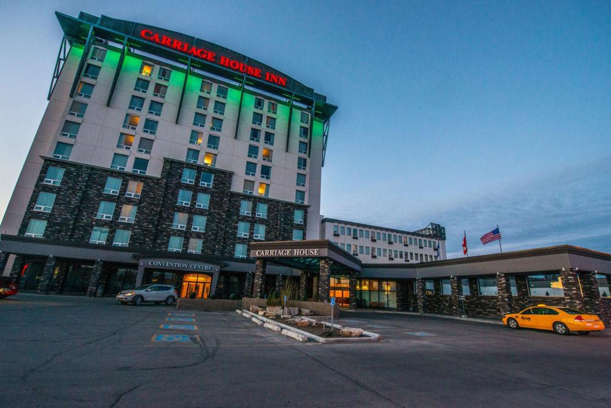 Carriage House Hotel And Conference Centre Calgary Exterior photo